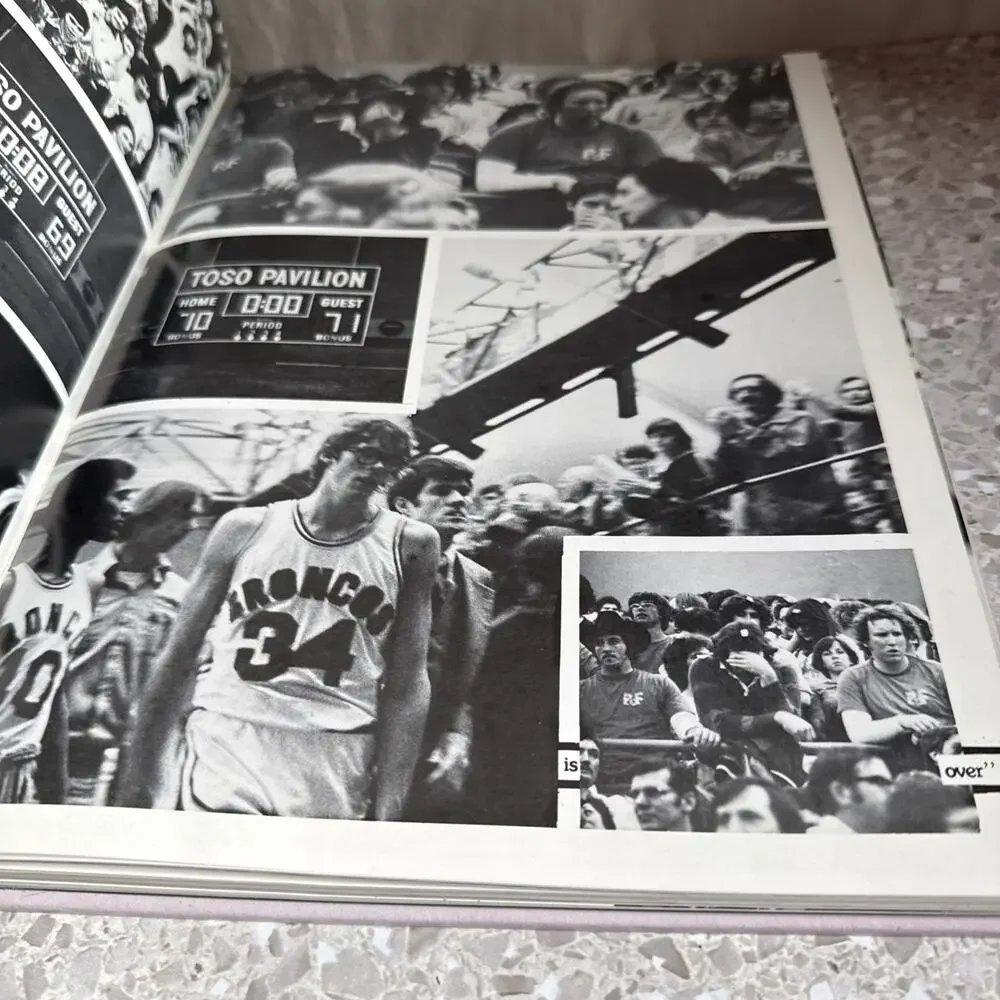 University of Santa Clara 1977 Yearbook. HC, Illustrated